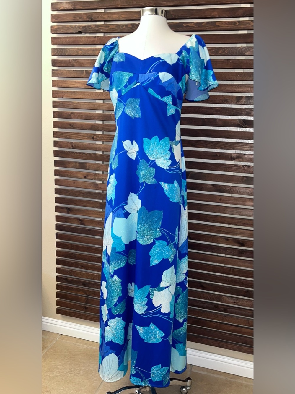 Hawaii Nei Honolulu 1960s 1970s 60s 70s Vintage Blue Green Leaf Print Maxi Dress
